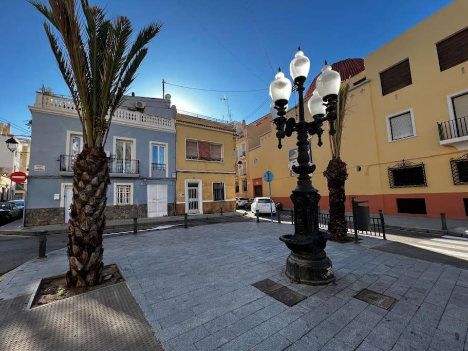 Great Apartment Close To Plaza De Torres Alicante Eksteriør billede
